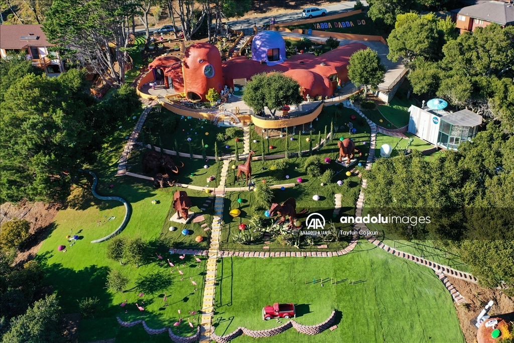 California'daki Çakmaktaşlar Evi
