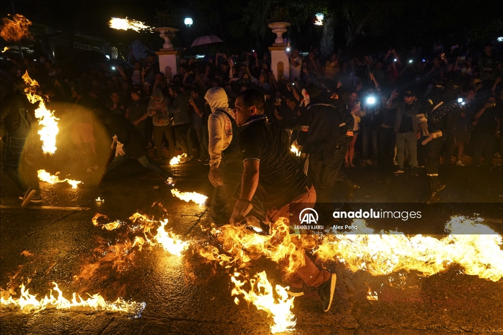 El Salvador'da Bolas De Fuego Festivali