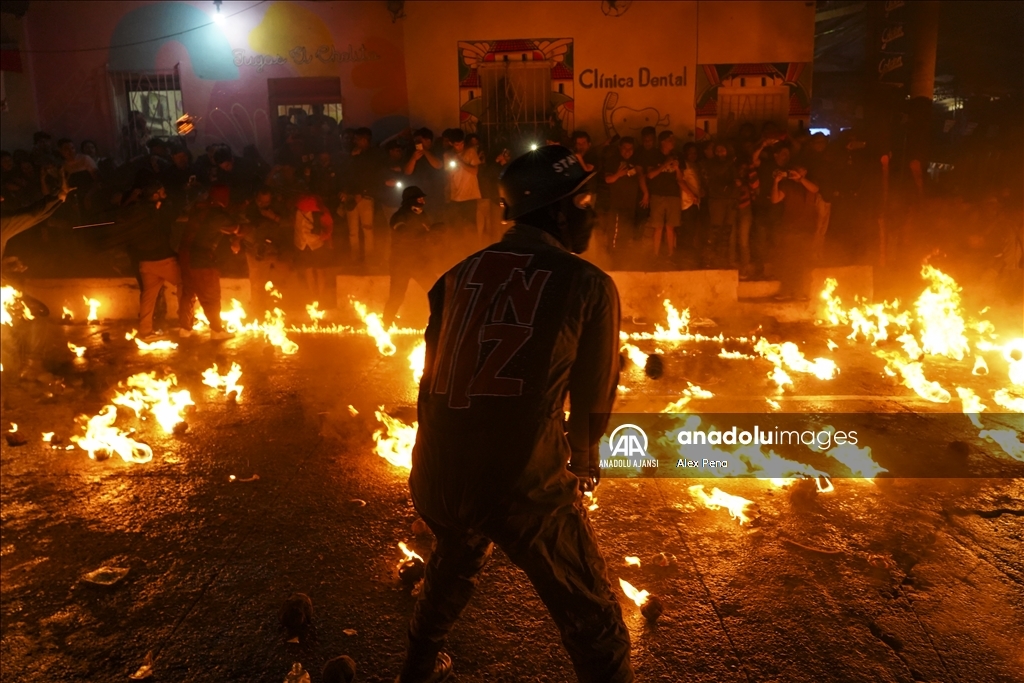 El Salvador'da Bolas De Fuego Festivali