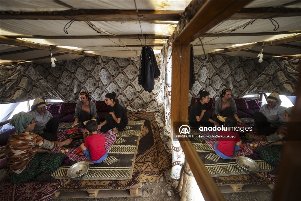 Torakçı kadınların mangal kömürü mesaisi