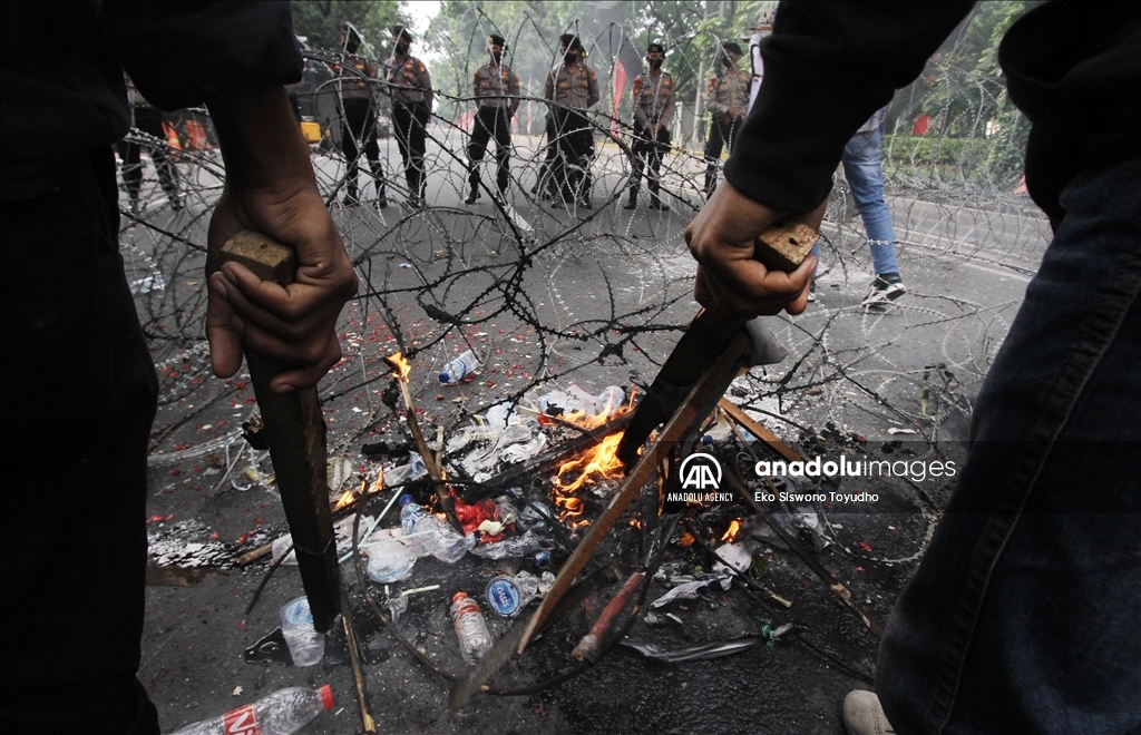Demonstrasi terhadap rencana pemerintah untuk memotong subsidi BBM di Jakarta