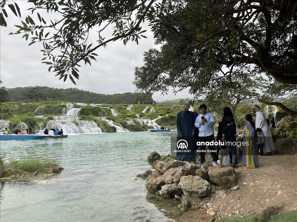 شلالات دربات في عُمان.. حديقة طبيعية تبهر الناظرين