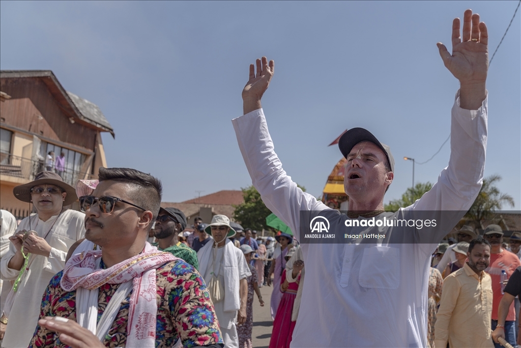 Güney Afrika'daki Hintliler "Ratha Yatra" Festivalini kutladı