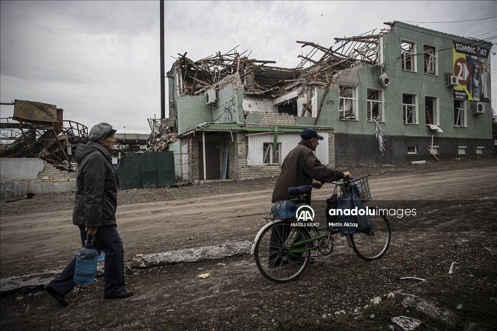 Ukrainian army takes control of town in southeast