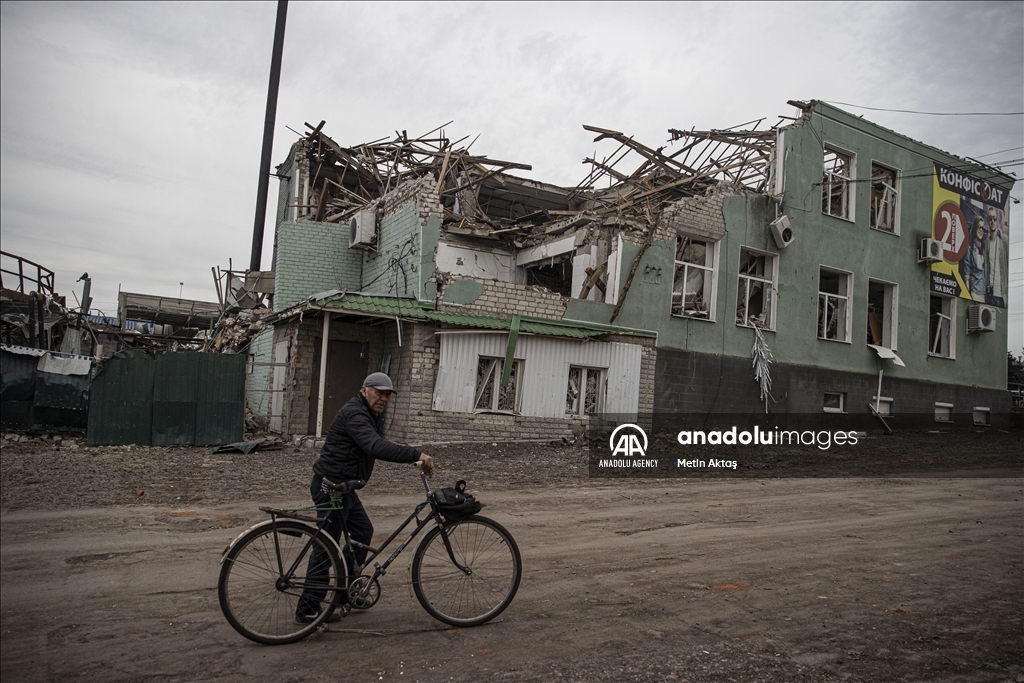 Ukrainian army takes control of town in southeast