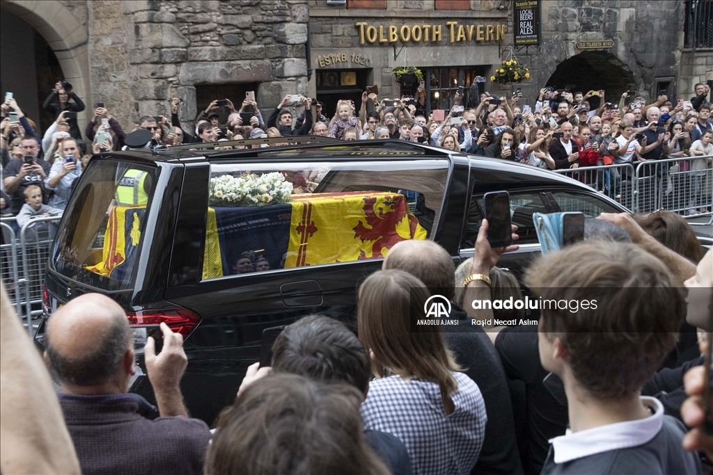 İngiltere Kraliçesi 2. Elizabeth’in cenazesi Edinburgh'a getirildi