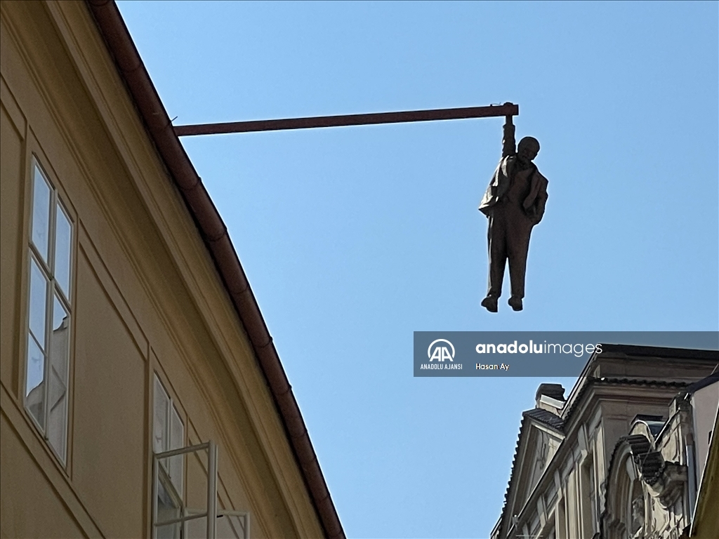 Çekya'nın başkenti Prag tarihi yapılarıyla ziyaretçilerini büyülüyor