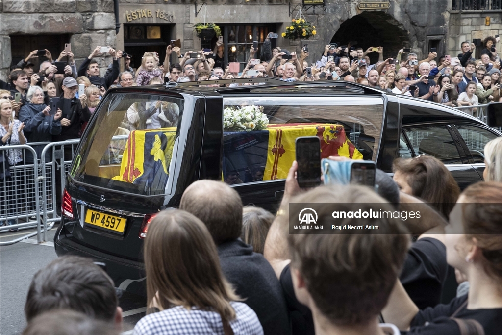 İngiltere Kraliçesi 2. Elizabeth’in cenazesi Edinburgh'a getirildi