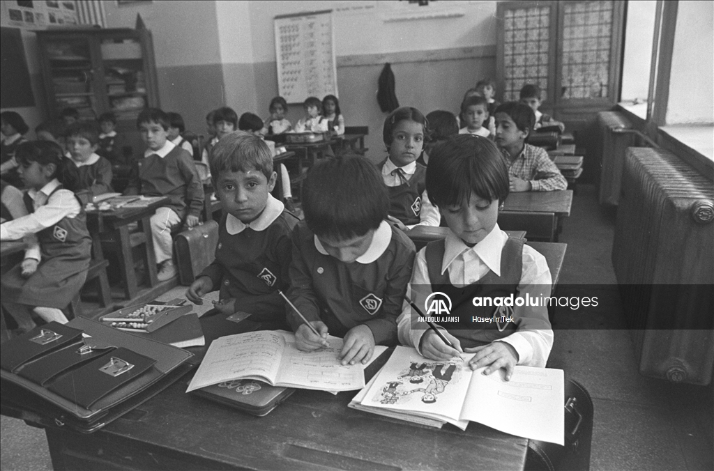 AA Arşivi'nden fotoğraflarla okullarda siyah beyaz yıllar