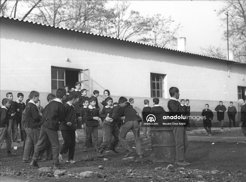 AA Arşivi'nden fotoğraflarla okullarda siyah beyaz yıllar