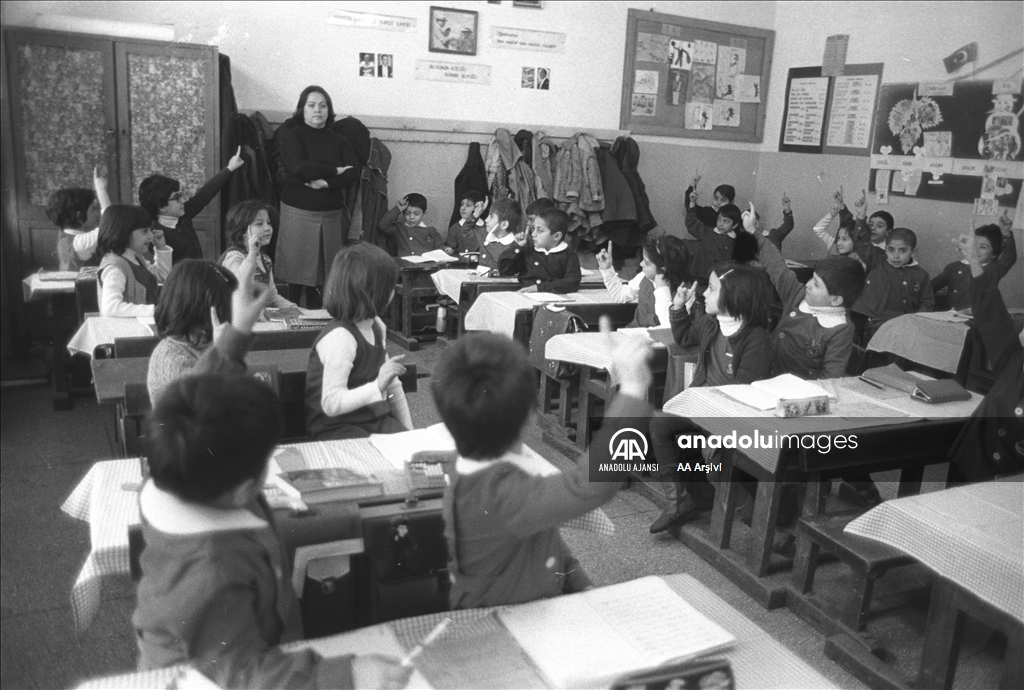 AA Arşivi'nden fotoğraflarla okullarda siyah beyaz yıllar