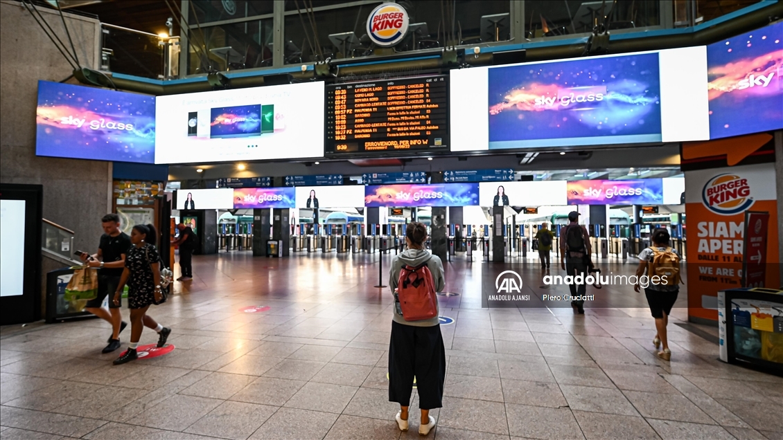 Milano'da toplu taşıma çalışanları greve gidiyor
