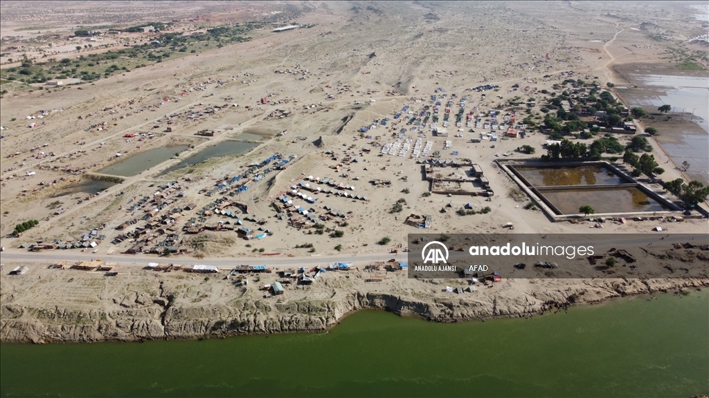 AFAD, sel felaketinin yaşandığı Pakistan'da çadır kamp inşa etmeye başladı