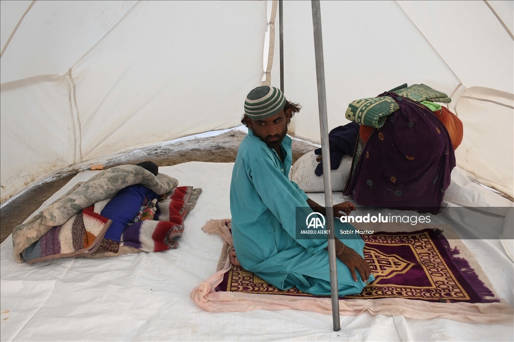 Relief aids delivered following floods in Pakistan