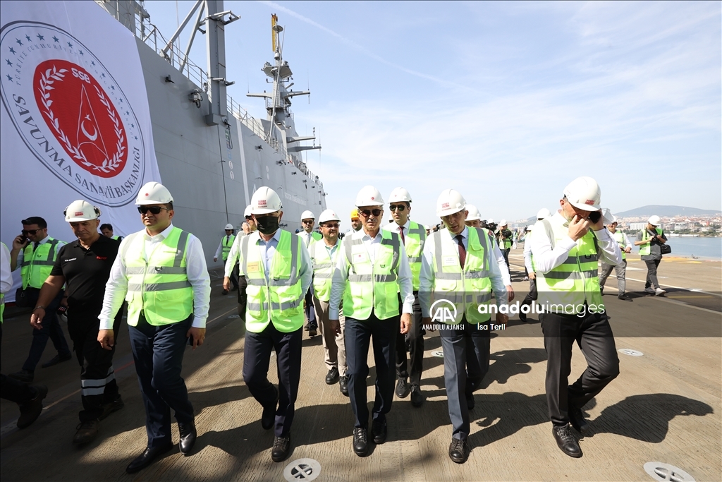 Türkiye'nin en büyük savaş gemisi TCG Anadolu yıl sonunda teslim edilecek