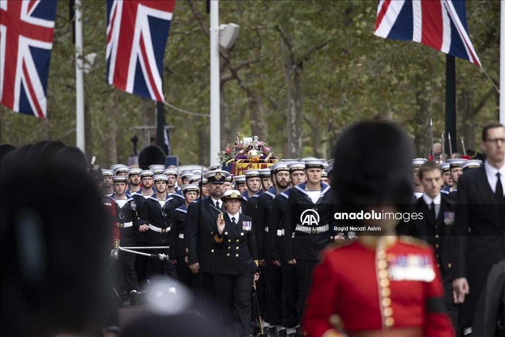 Kraliçe 2. Elizabeth'in resmi cenaze töreni yapıldı