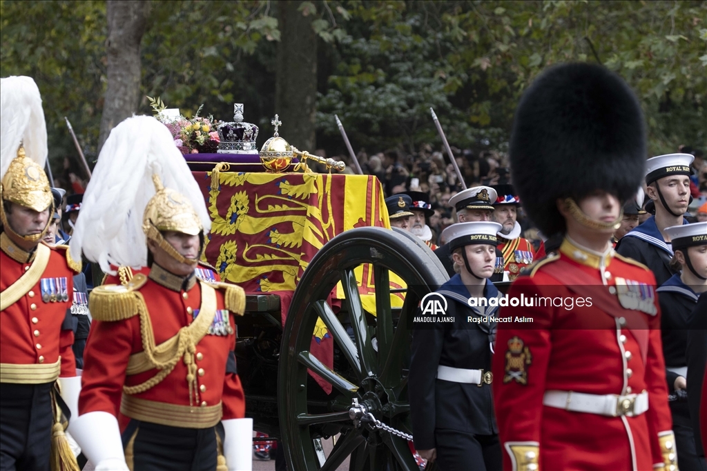 Kraliçe 2. Elizabeth'in resmi cenaze töreni yapıldı