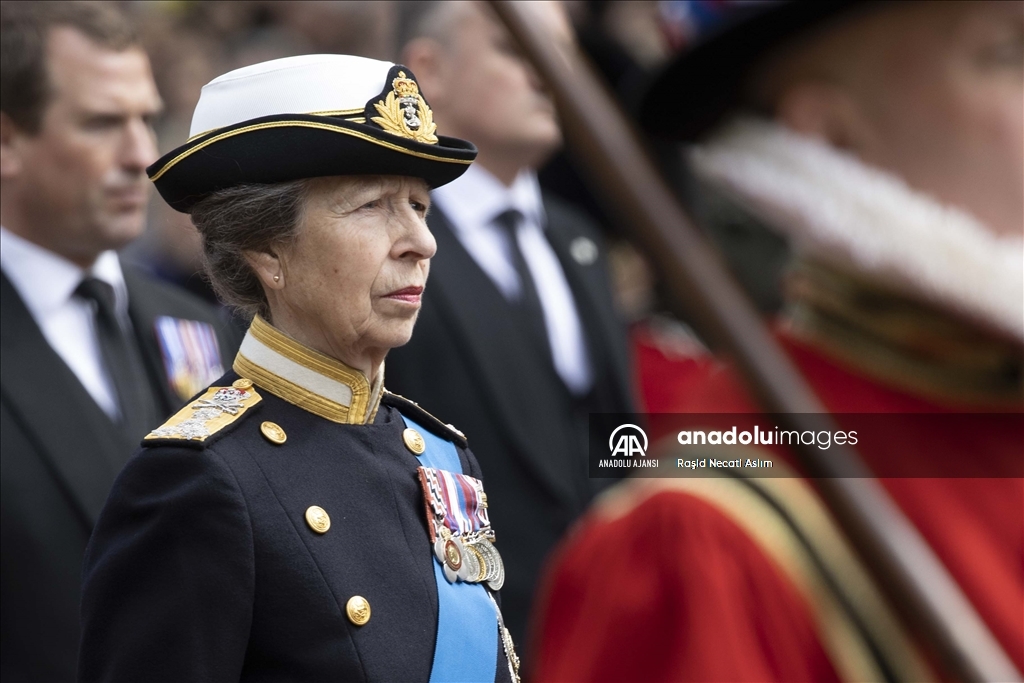 Dünya liderlerinin katılımıyla Kraliçe 2. Elizabeth'in resmi cenaze töreni yapıldı