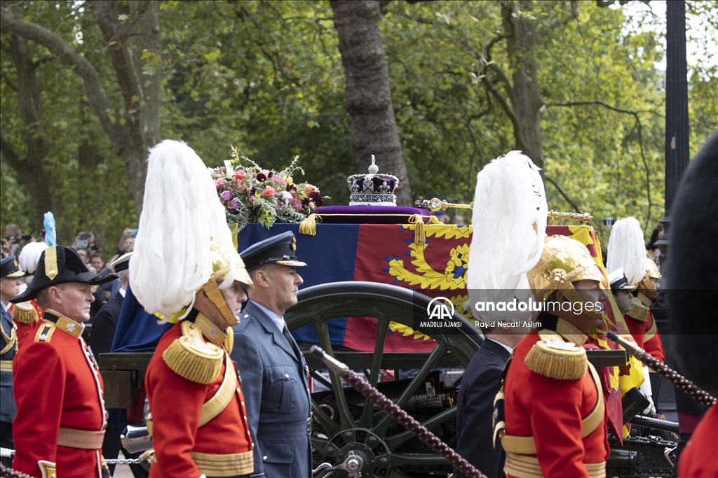 Kraliçe 2. Elizabeth'in resmi cenaze töreni yapıldı