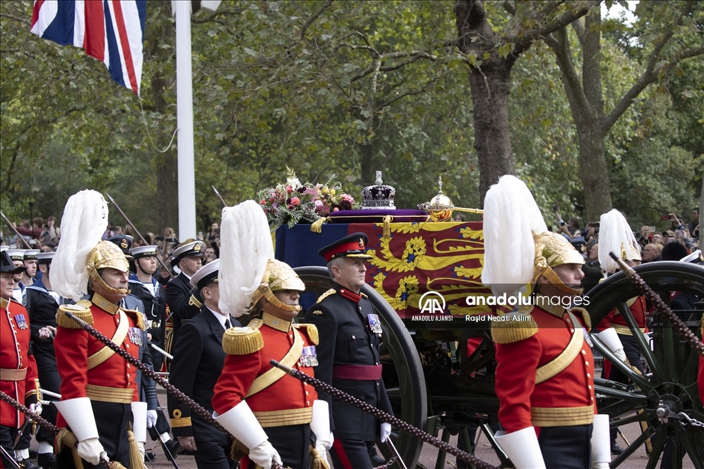 Kraliçe 2. Elizabeth'in resmi cenaze töreni yapıldı