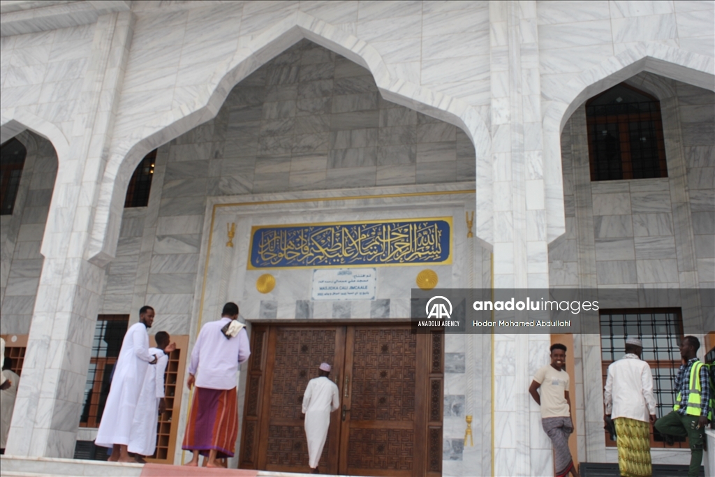 الصومال.. مسجد يحمل آثار العمارة العثمانية يثير الإعجاب