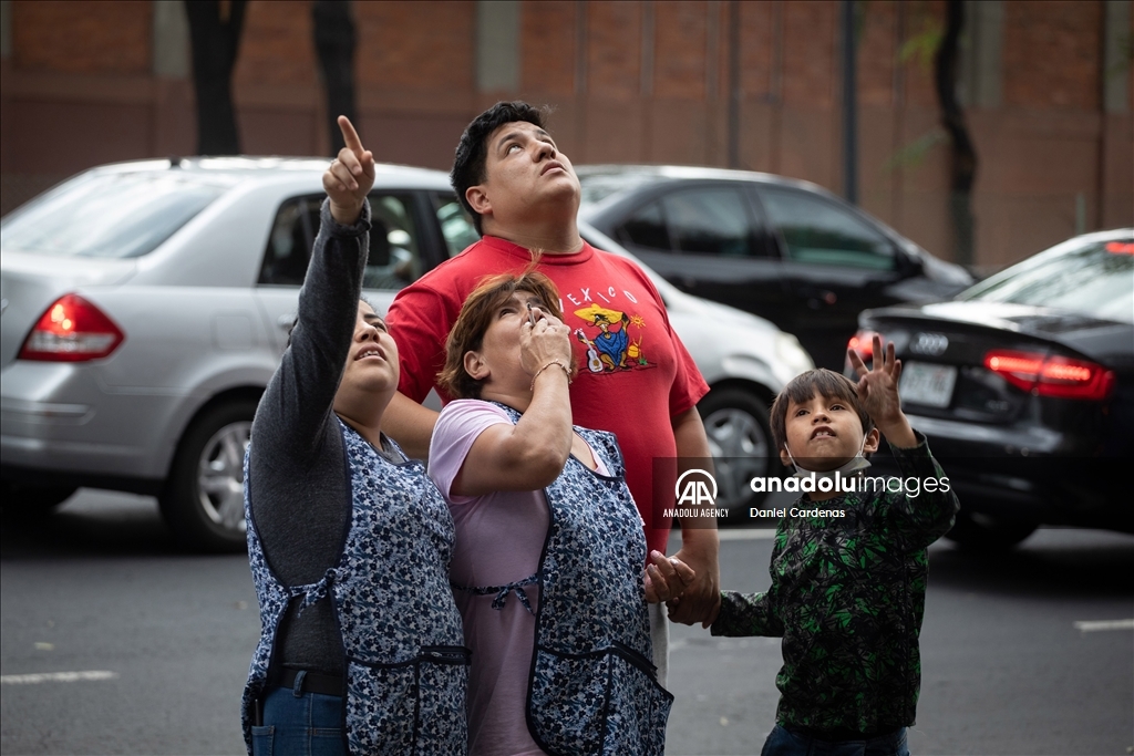  7.6 magnitude earthquake shakes Mexico 