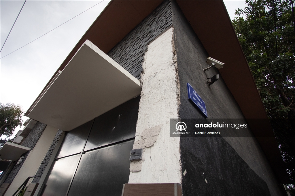  7.6 magnitude earthquake shakes Mexico 