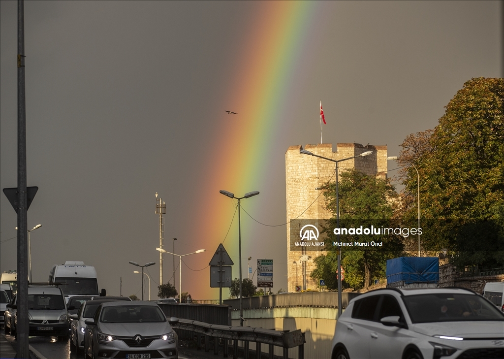 İstanbul'da gökkuşağı