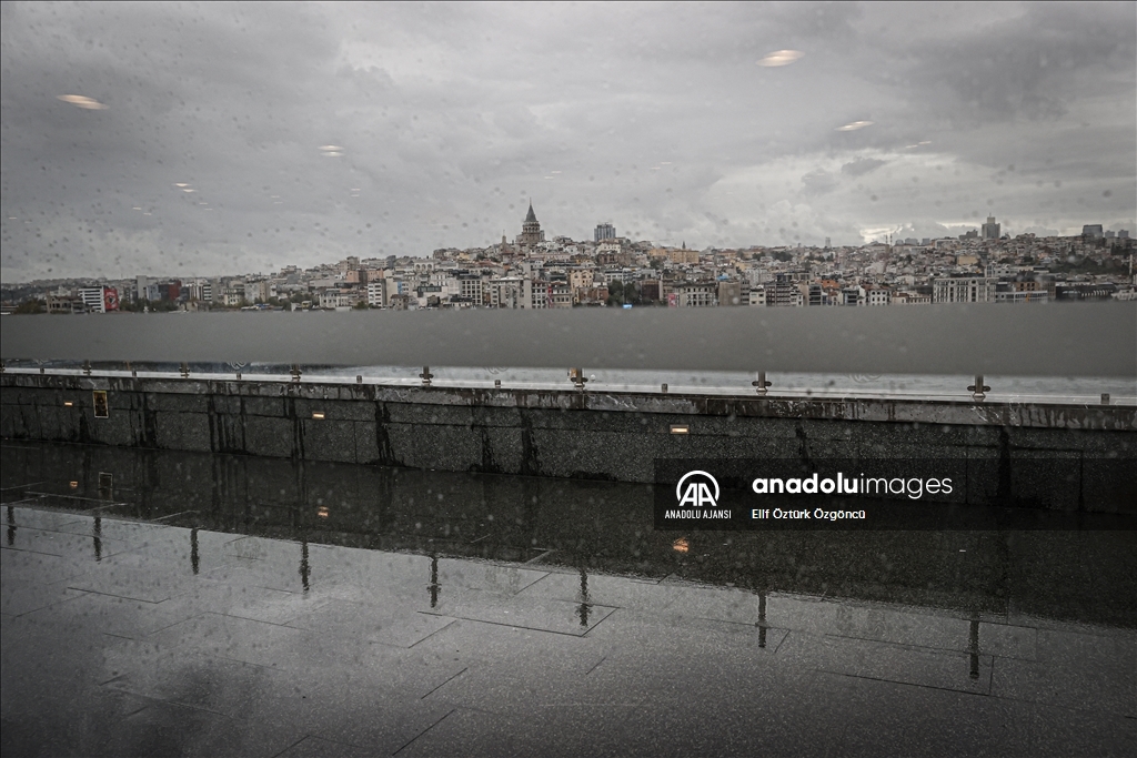 İstanbul'da yağmurlu hava