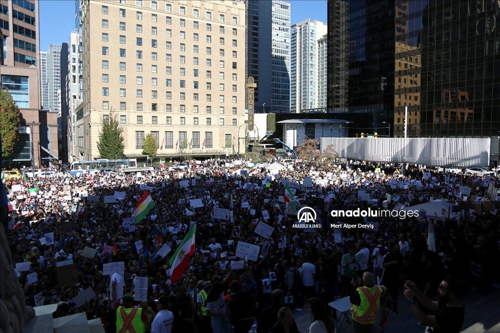 İranlı Mahsa Emini'nin ölümü Kanada'da protesto edildi