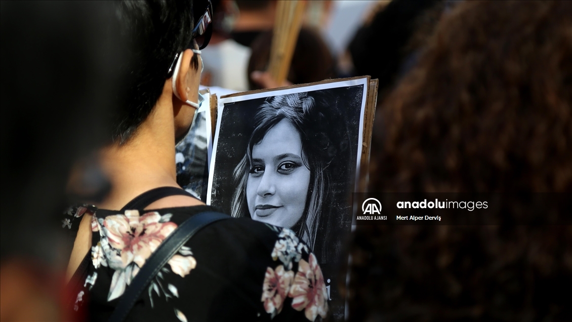 İranlı Mahsa Emini'nin ölümü Kanada'da protesto edildi