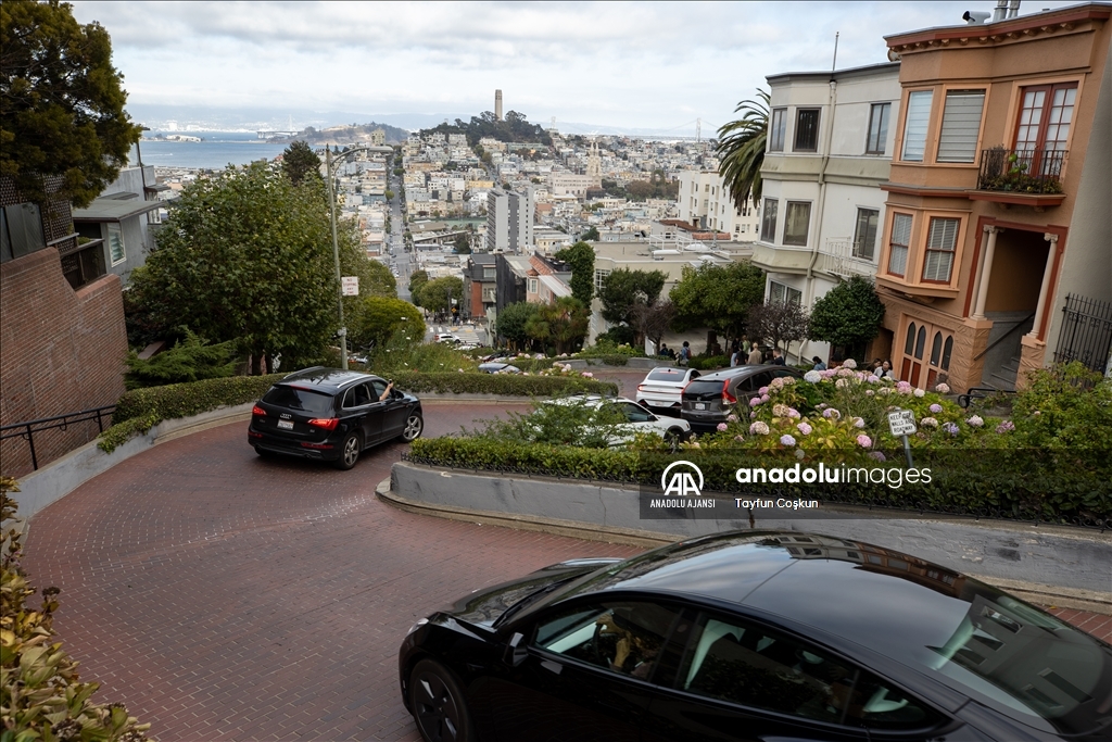 Köprüler ve yokuşlar şehri San Francisco