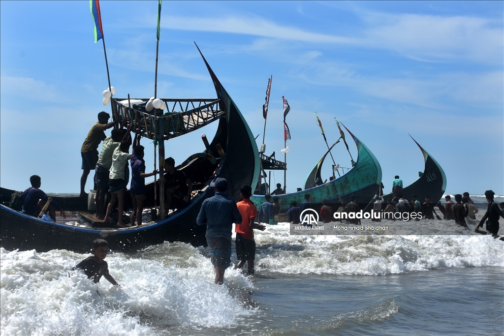 Bangladeşli balıkçıların bereketli avı