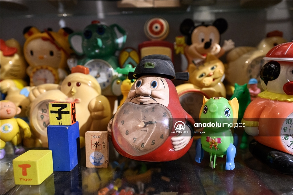 Çin'in Guangzhou kentinde geri dönüşüm malzemelerinden oyuncak yapımı