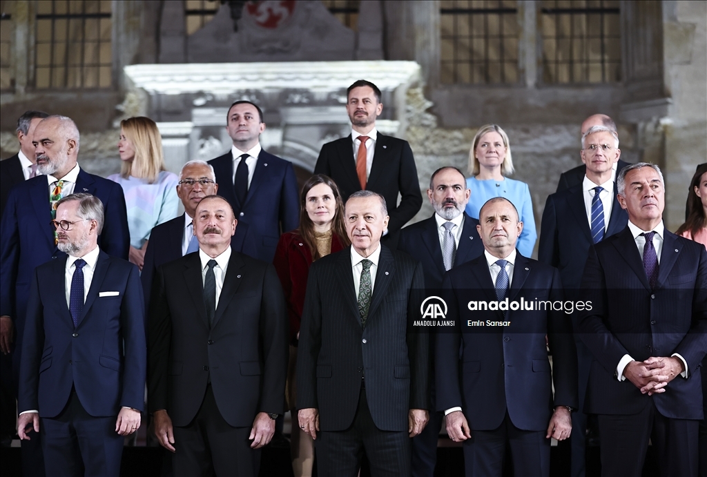 Avrupa ülkelerinin liderleri Prag'da toplandı