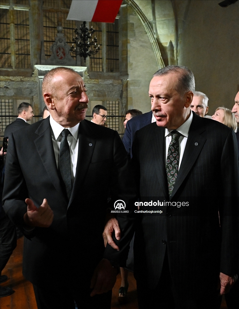 Avrupa ülkelerinin liderleri Prag'da toplandı
