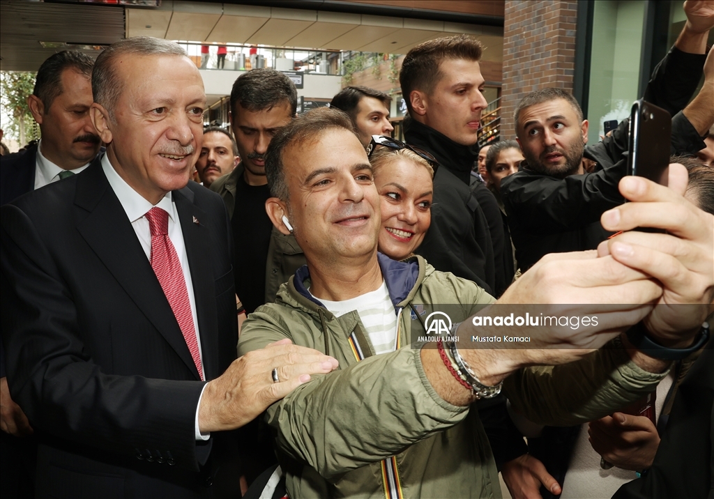 Cumhurbaşkanı Erdoğan, Galataport İstanbul'da incelemelerde bulundu