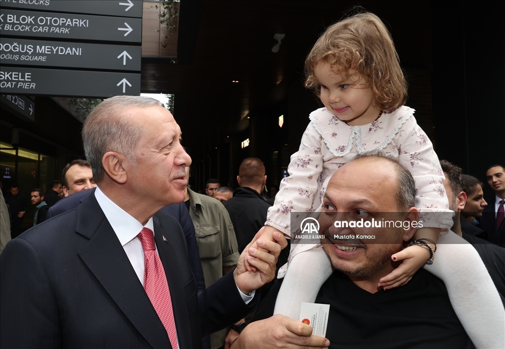 Cumhurbaşkanı Erdoğan, Galataport İstanbul'da incelemelerde bulundu