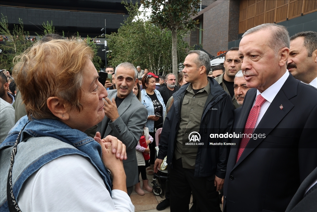 Cumhurbaşkanı Erdoğan, Galataport İstanbul'da incelemelerde bulundu