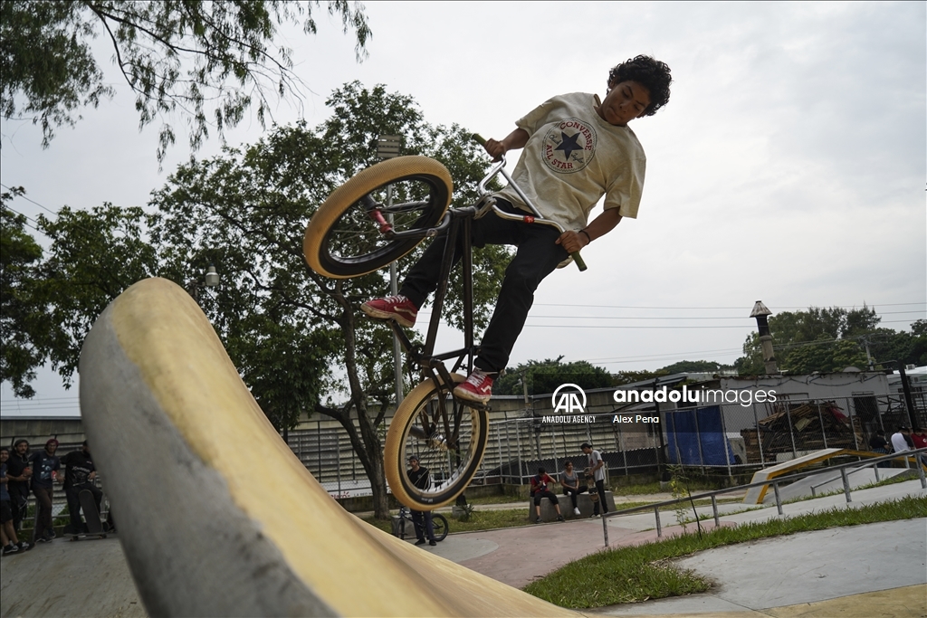 Skateboarding helps young individuals who have encountered gangs in El Salvador avoid violence