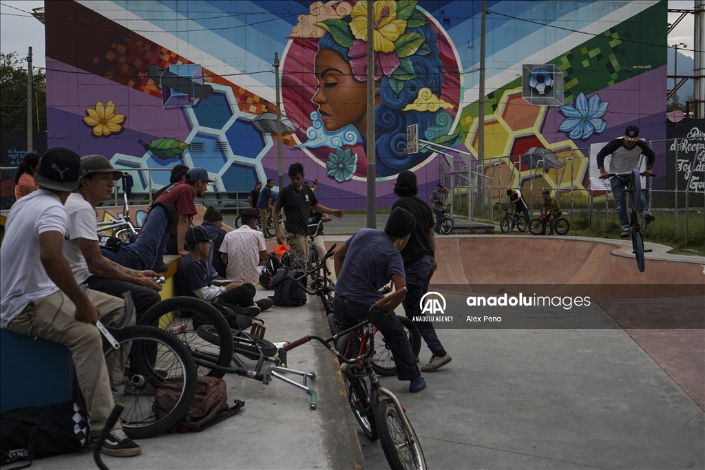 Skateboarding helps young individuals who have encountered gangs in El Salvador avoid violence