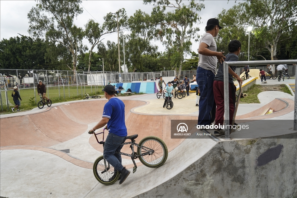 Skateboarding helps young individuals who have encountered gangs in El Salvador avoid violence
