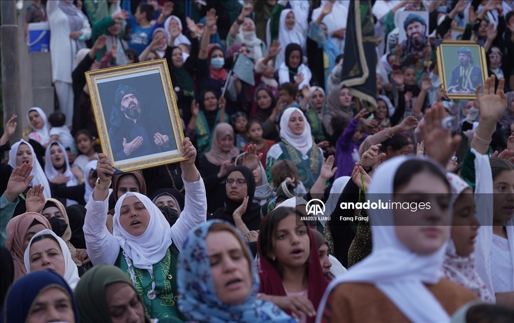 Süleymaniye'de Kesnezani tarikat evinde mevlit kandili