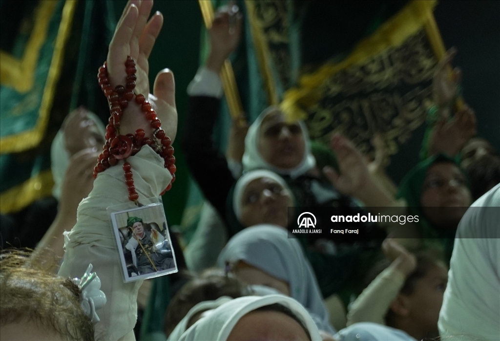 Süleymaniye'de Kesnezani tarikat evinde mevlit kandili