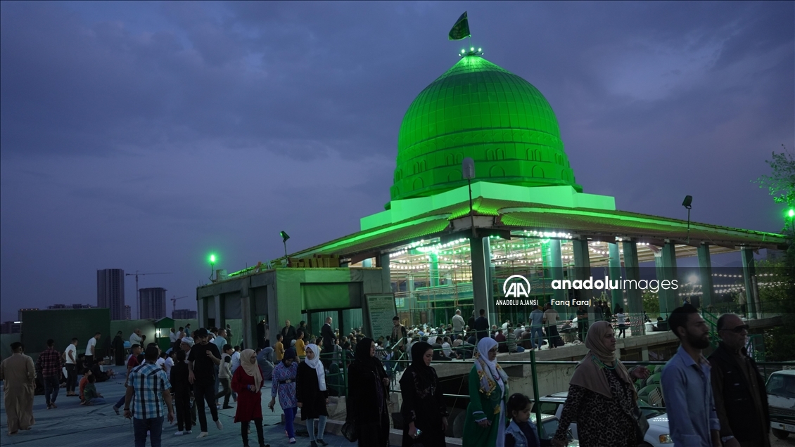 Süleymaniye'de Kesnezani tarikat evinde mevlit kandili