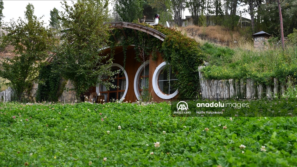 Sivas'ın "Hobbit evleri"ne yabancı turist ilgisi artıyor