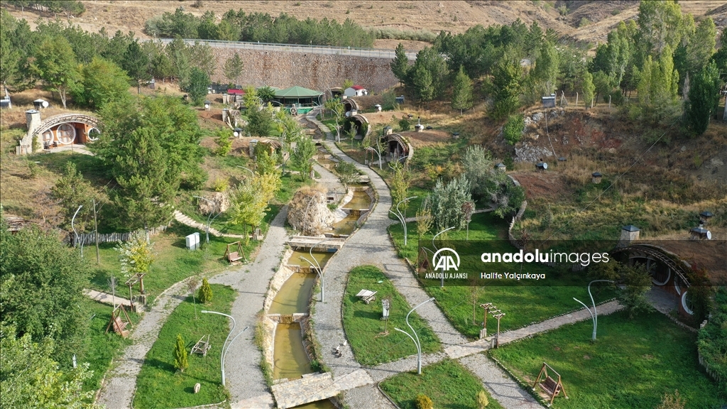 Sivas'ın "Hobbit evleri"ne yabancı turist ilgisi artıyor