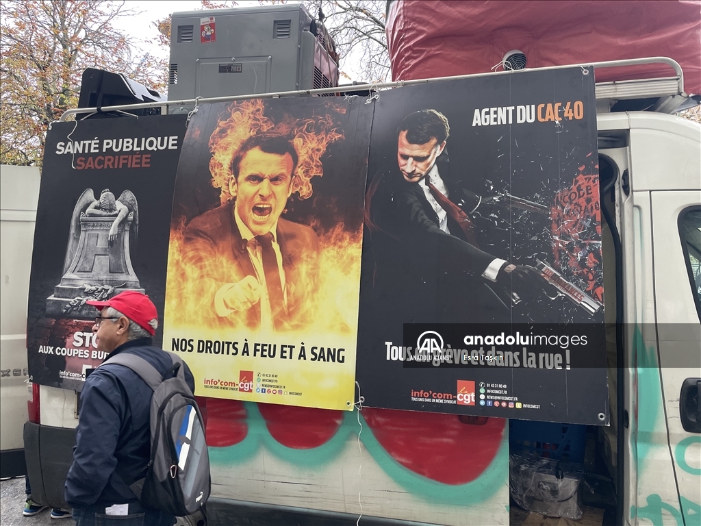 Paris'te maaş zammı talebiyle gösteri düzenlendi