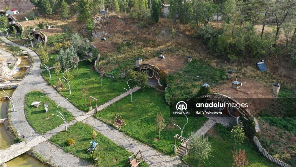 Sivas'ın "Hobbit evleri"ne yabancı turist ilgisi artıyor