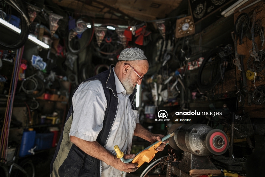 Mahmoud Khail's bike repair shop in Gaza